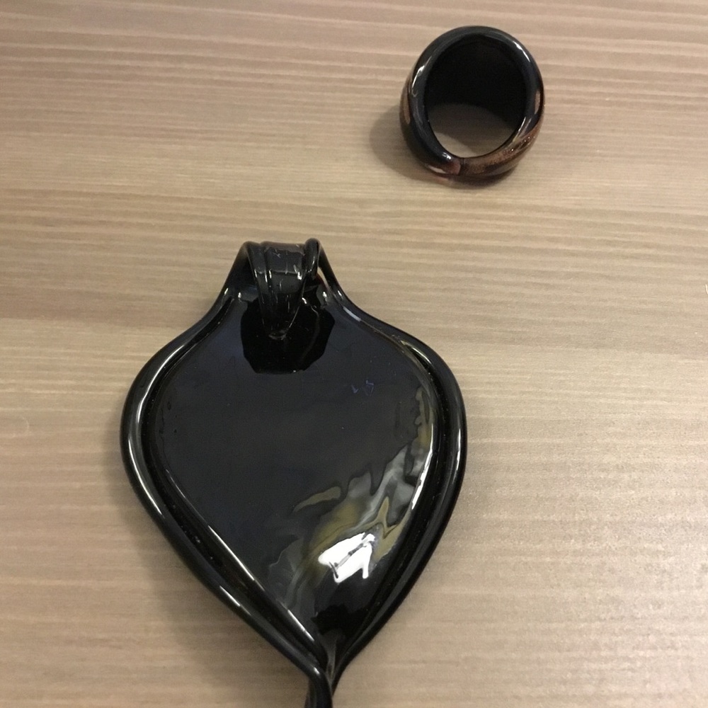 Handmade black/copper ART GLASS pendant & ring - Picture 2 of 4